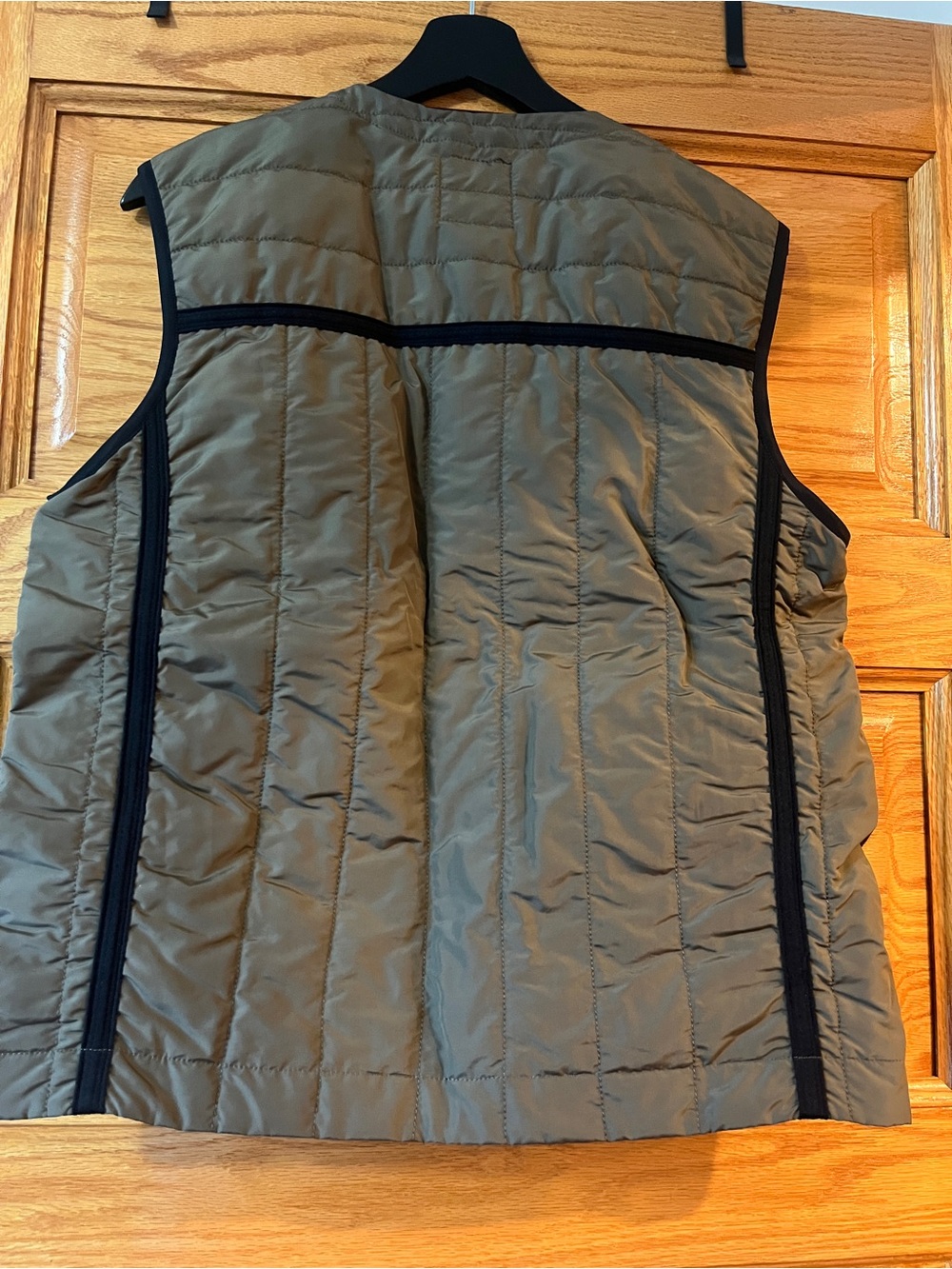 Women’s Olive Quilted Vest - Lightweight Insulated Vest - Picture 3 of 6